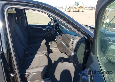 2024 Chevrolet Silverado 1500 4Wd Standard Bed Lt z USA, uszkodzony, nr VIN 1GCUDDED0RZ220305